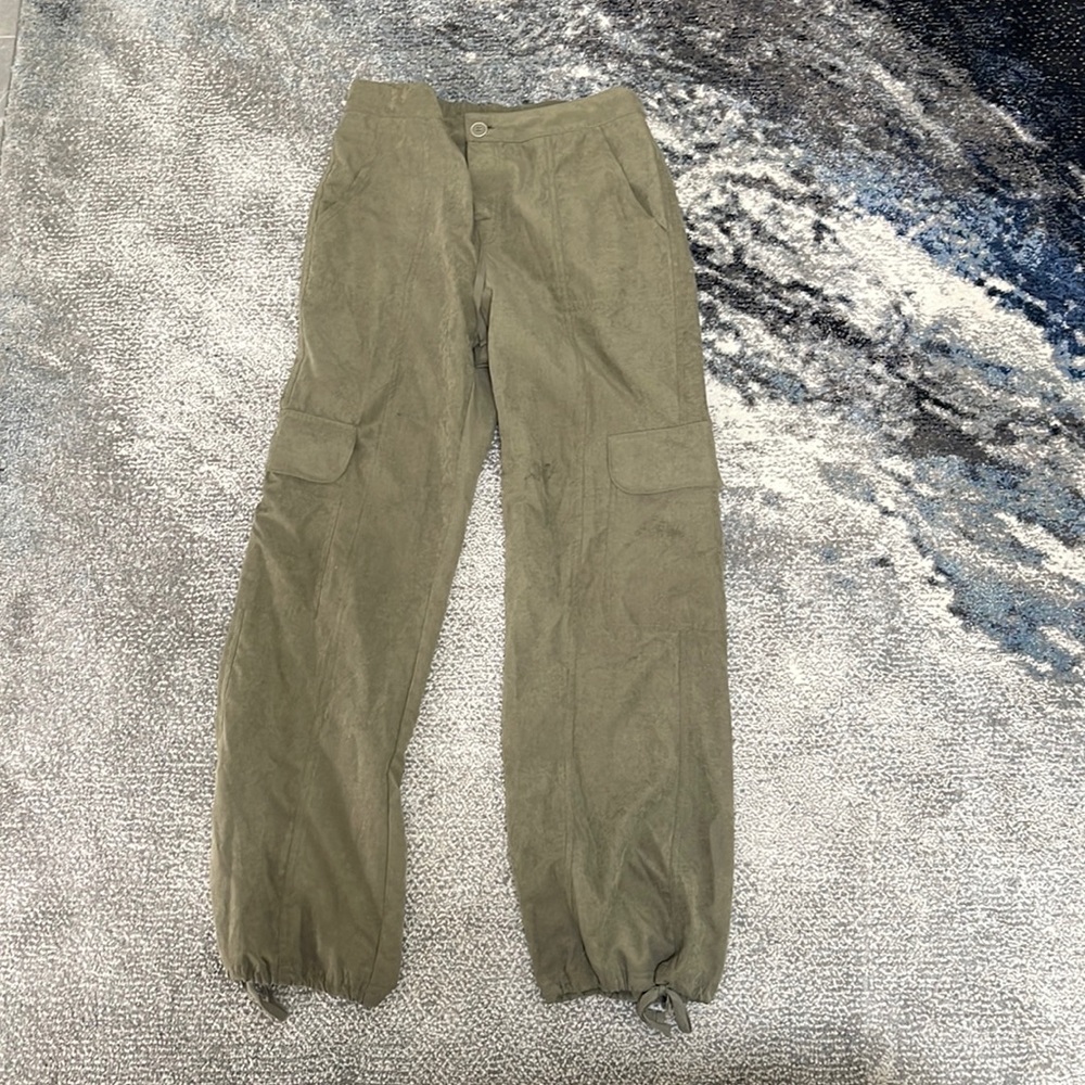 Wild Fable green cargos!!💚